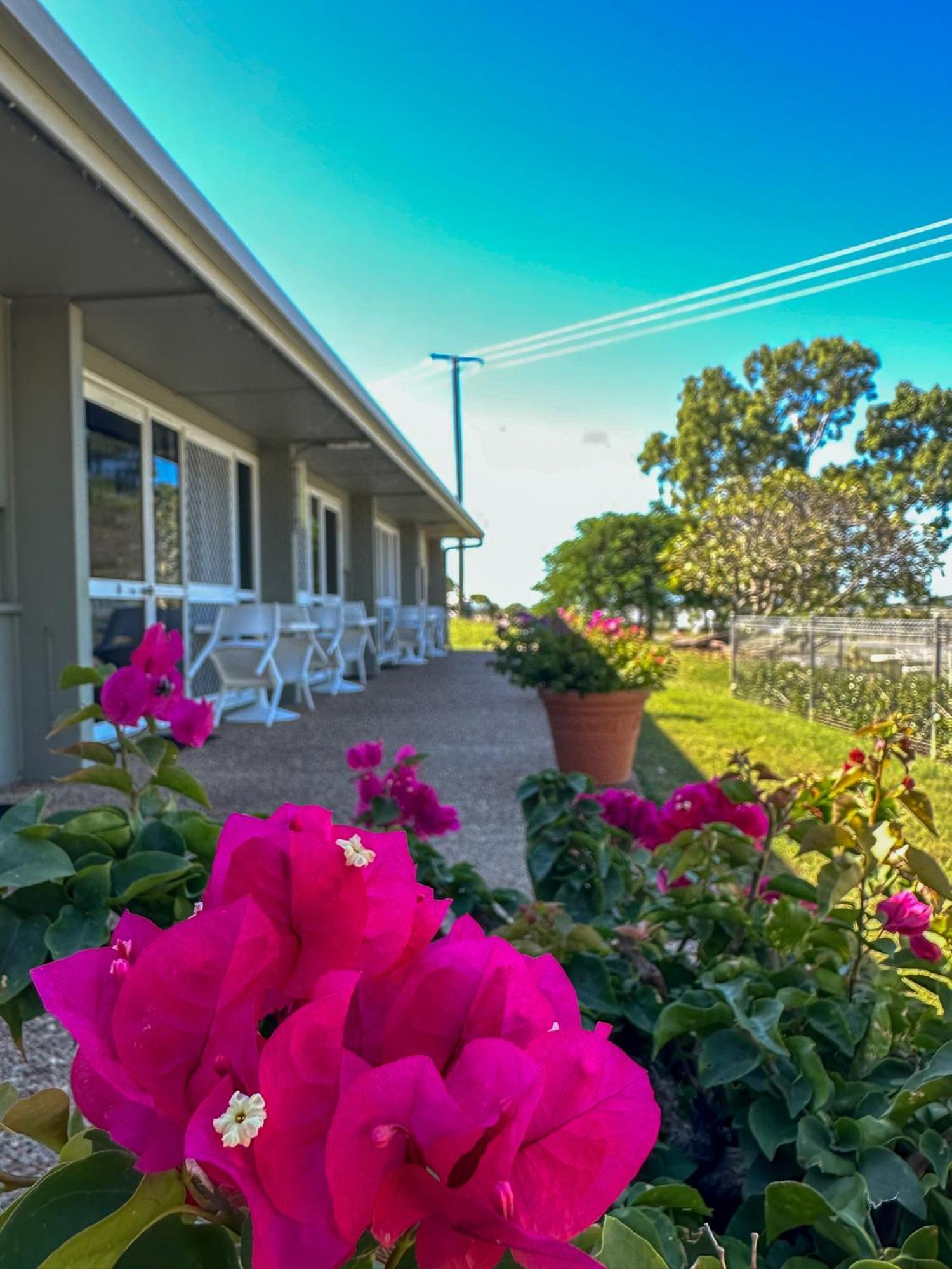 Ocean View Motel Bowen Exterior photo