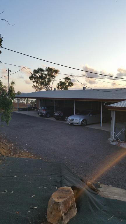 Ocean View Motel Bowen Exterior photo