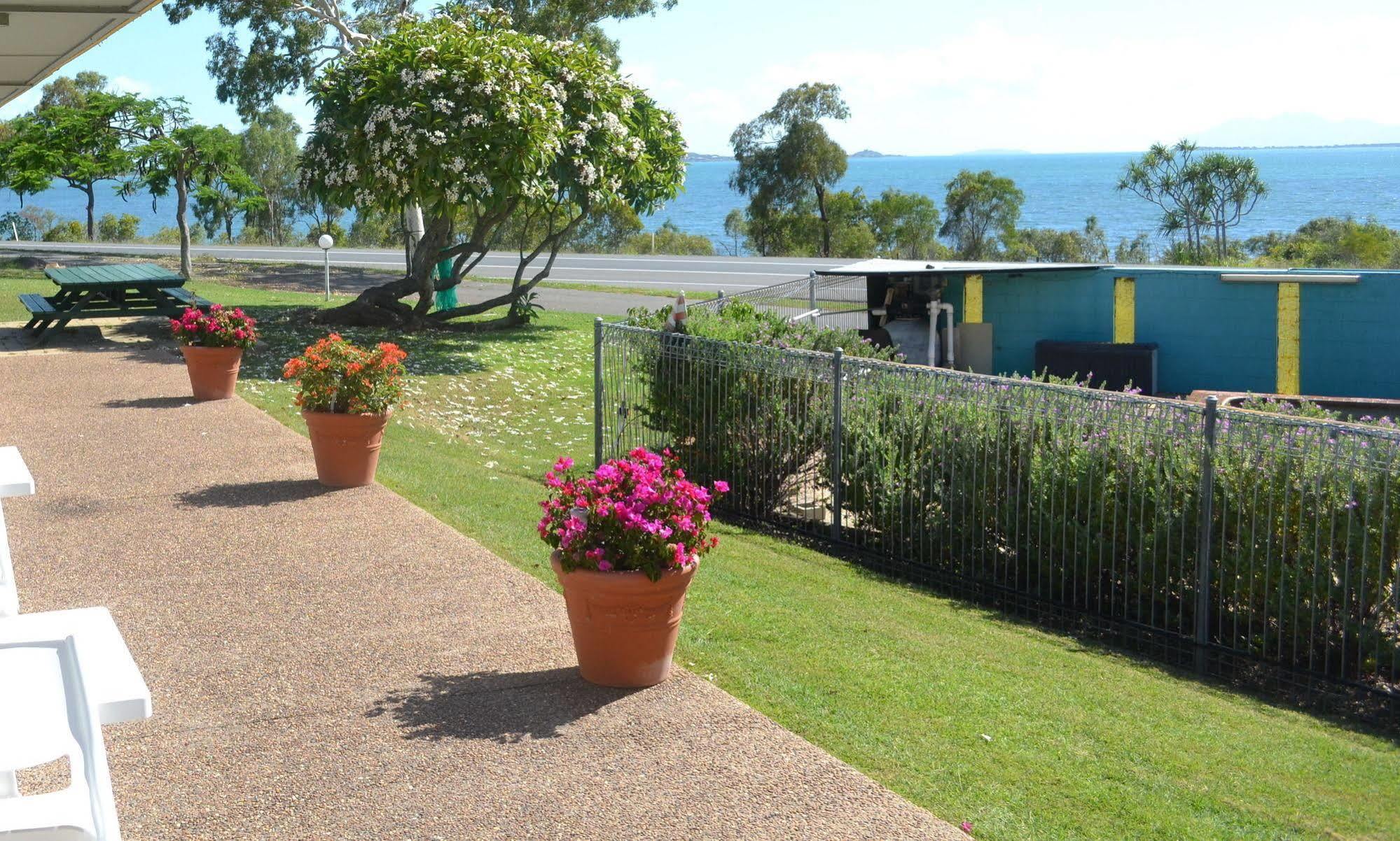 Ocean View Motel Bowen Exterior photo