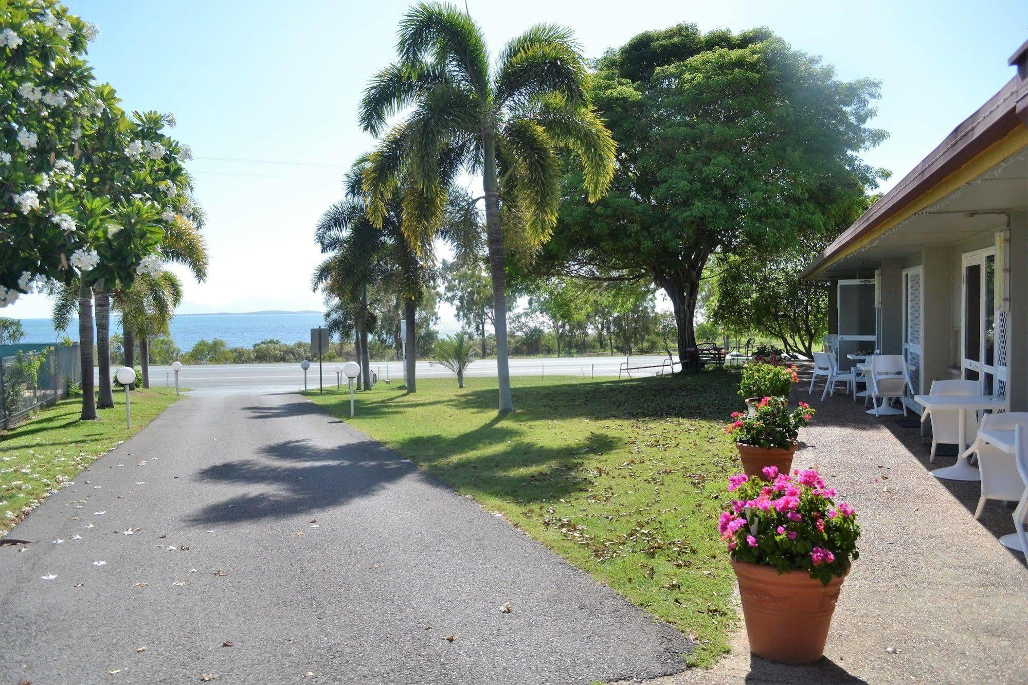 Ocean View Motel Bowen Exterior photo