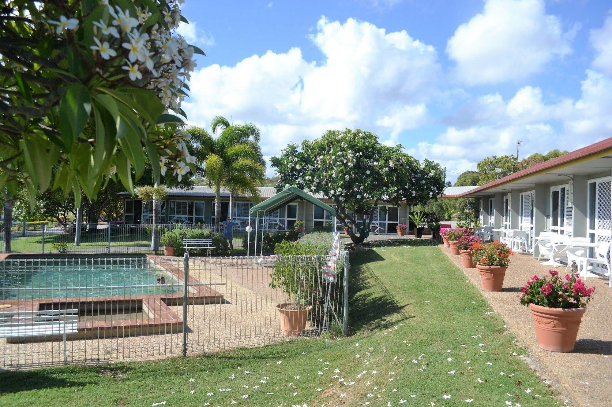 Ocean View Motel Bowen Exterior photo