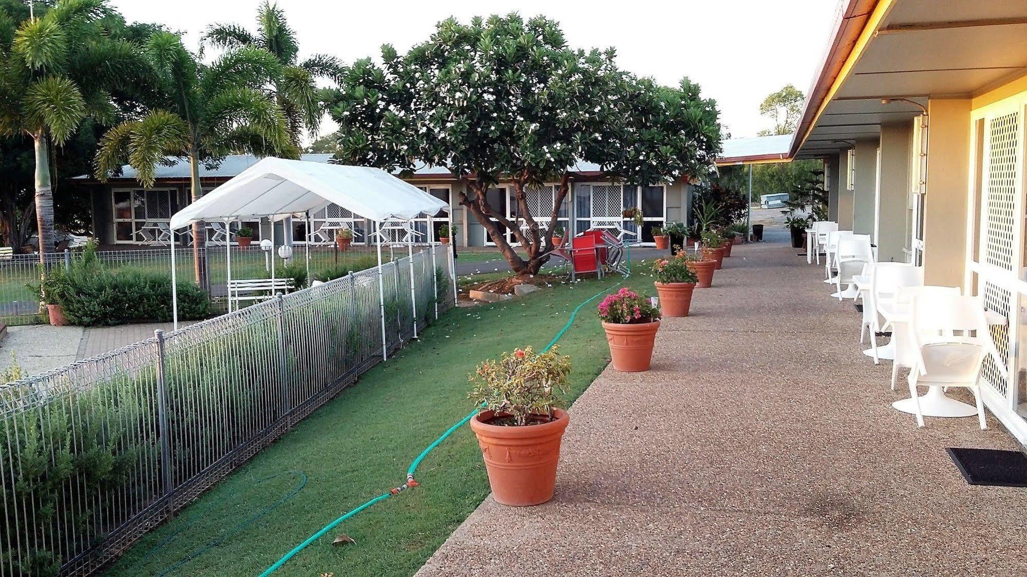 Ocean View Motel Bowen Exterior photo